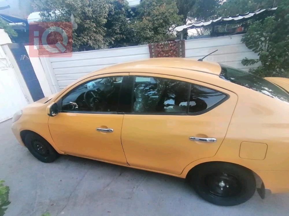 نيسان فيرسا